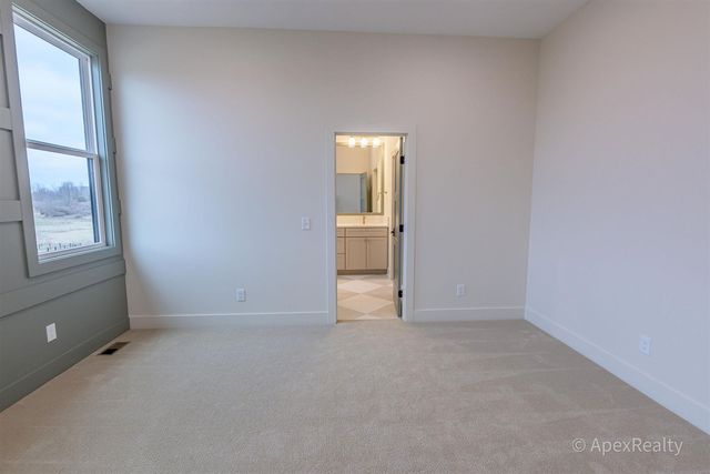 5631 Pioneer Pass 15, Caledonia, MI 49316