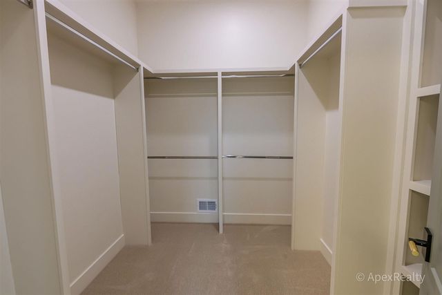 5631 Pioneer Pass 15, Caledonia, MI 49316