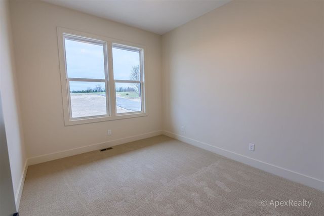 5631 Pioneer Pass 15, Caledonia, MI 49316