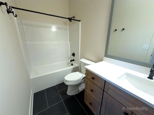 5631 Pioneer Pass 15, Caledonia, MI 49316