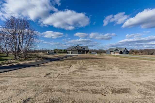 5631 Pioneer Pass 15, Caledonia, MI 49316