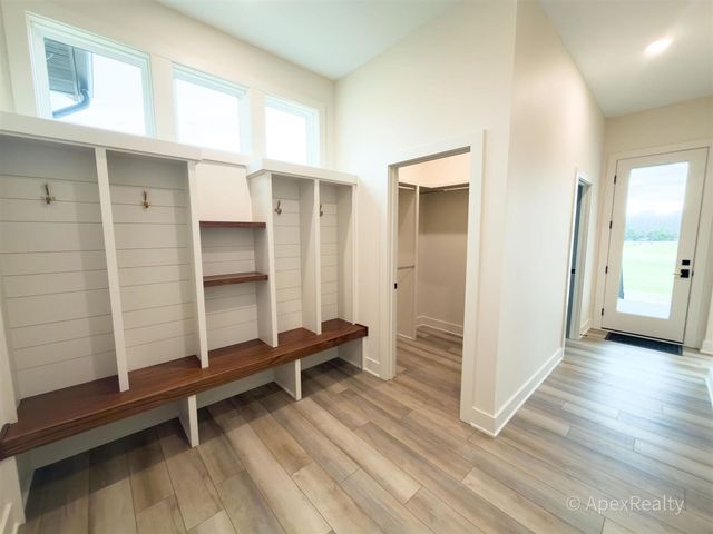 5631 Pioneer Pass 15, Caledonia, MI 49316