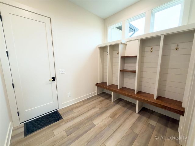 5631 Pioneer Pass 15, Caledonia, MI 49316