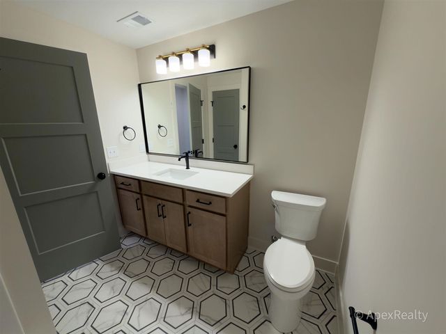 5631 Pioneer Pass 15, Caledonia, MI 49316