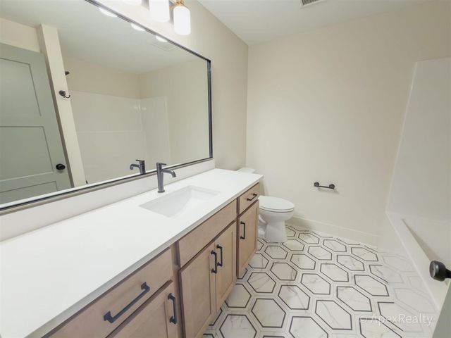 5631 Pioneer Pass 15, Caledonia, MI 49316