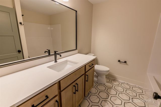 5631 Pioneer Pass 15, Caledonia, MI 49316