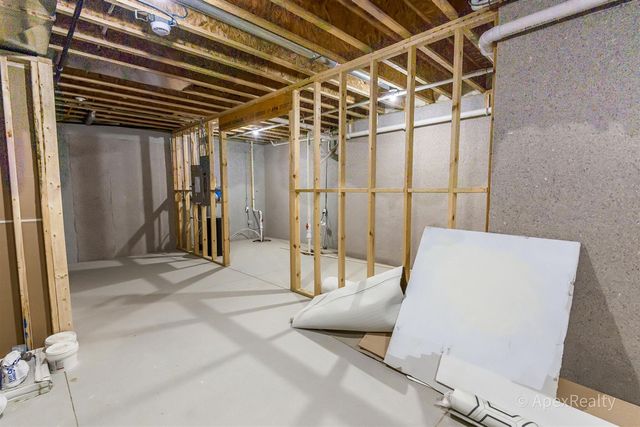 5631 Pioneer Pass 15, Caledonia, MI 49316