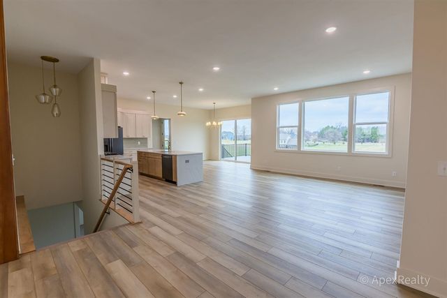 5631 Pioneer Pass 15, Caledonia, MI 49316