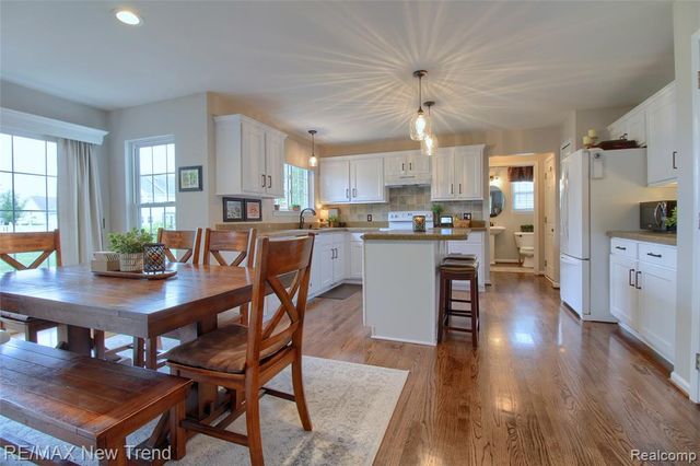 1029 Shetland Drive, South Lyon, MI 48178