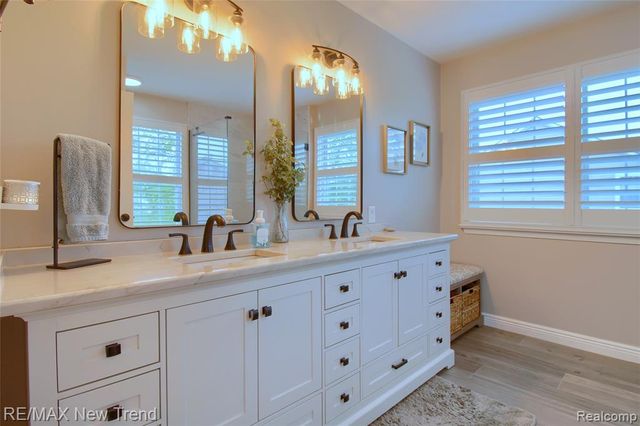 1029 Shetland Drive, South Lyon, MI 48178