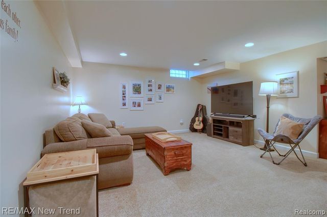 1029 Shetland Drive, South Lyon, MI 48178