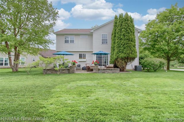 1029 Shetland Drive, South Lyon, MI 48178