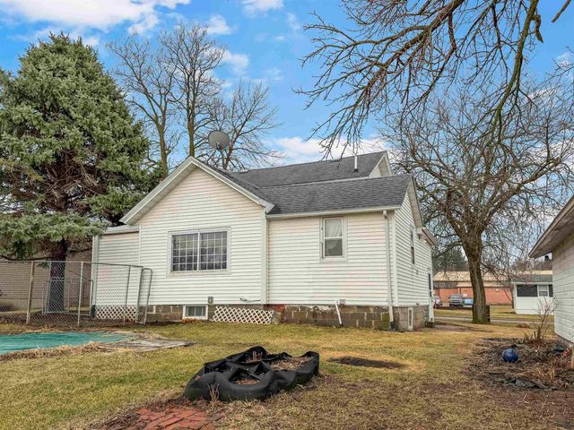 410 1st Street, Traer, IA 50675