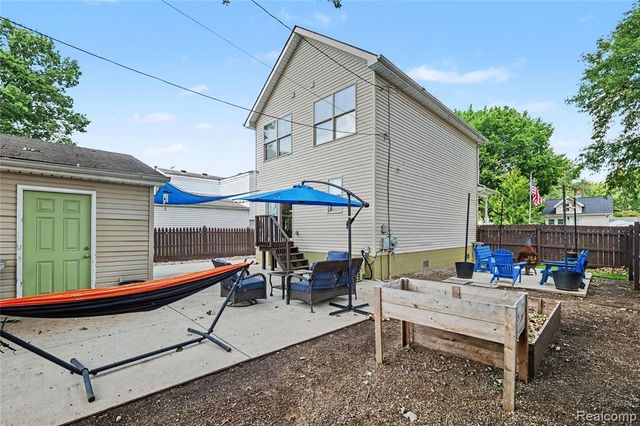 22652 Maxine Street, Saint Clair Shores, MI 48080
