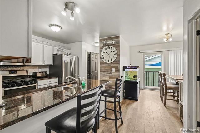 22652 Maxine Street, Saint Clair Shores, MI 48080