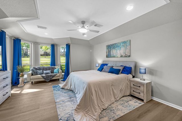 114 Winthrop Harbor S, Montgomery, TX 77356