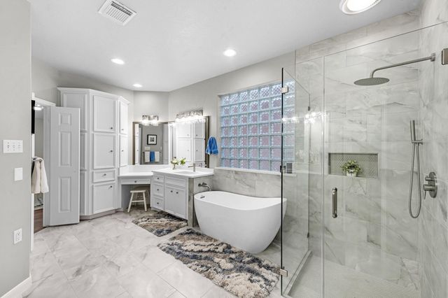 114 Winthrop Harbor S, Montgomery, TX 77356