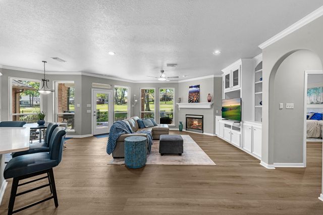 114 Winthrop Harbor S, Montgomery, TX 77356