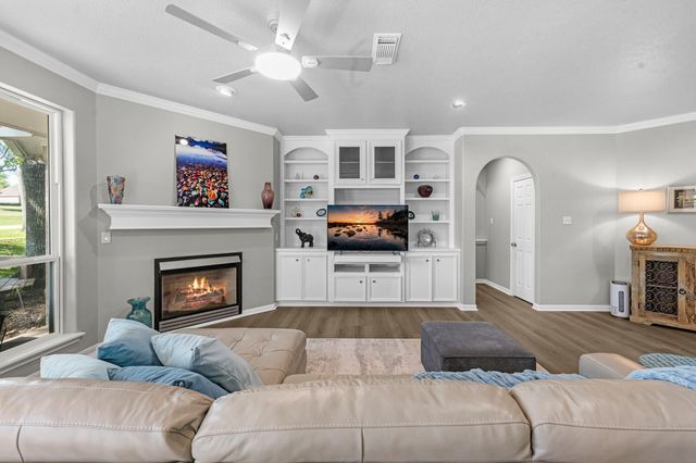 114 Winthrop Harbor S, Montgomery, TX 77356