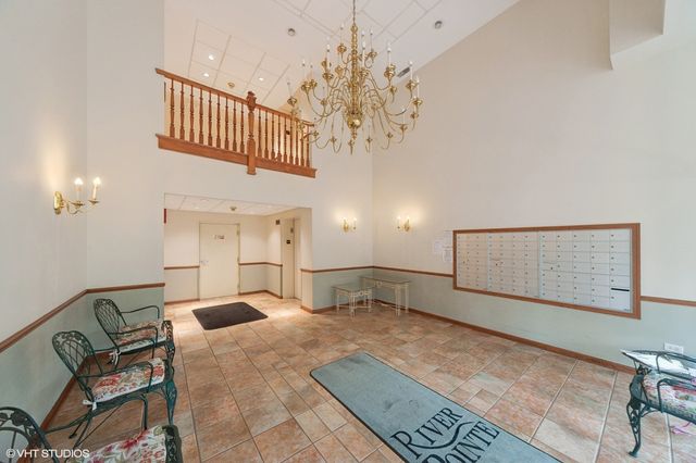 650 S River Road 504, Des Plaines, IL 60016