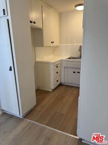 5853 Gregory Avenue, Los Angeles, CA 90038