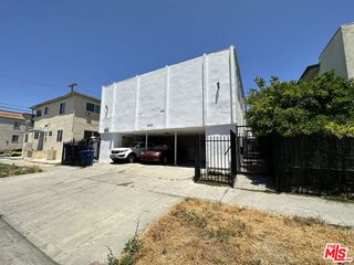 5853 Gregory Avenue, Los Angeles, CA 90038