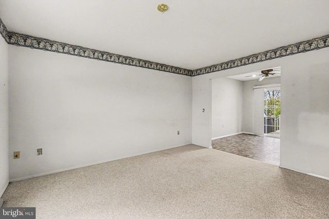 221 LAMP POST LN, Hershey, PA 17033