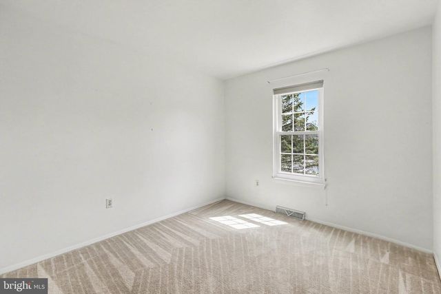 221 LAMP POST LN, Hershey, PA 17033