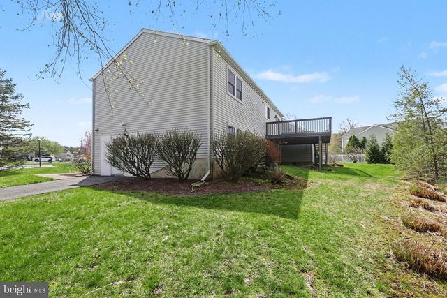 221 LAMP POST LN, Hershey, PA 17033