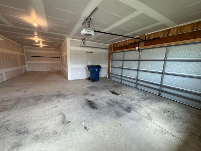 868 N Cloverleaf, Goddard, KS 67052