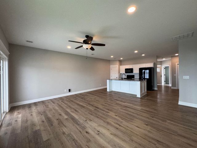 868 N Cloverleaf, Goddard, KS 67052