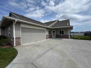 868 N Cloverleaf, Goddard, KS 67052