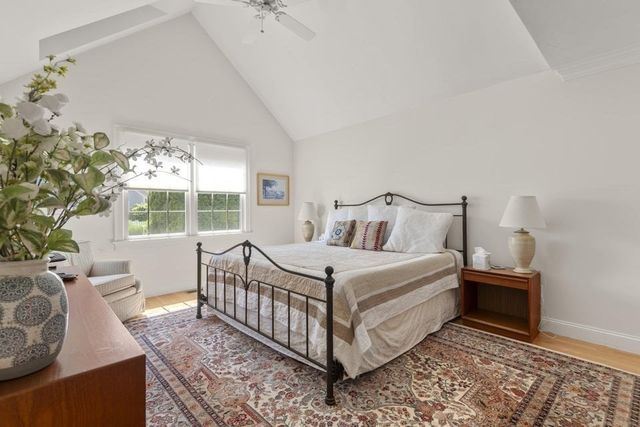 72 Gold Leaf Ln 72, Mashpee, MA 02649