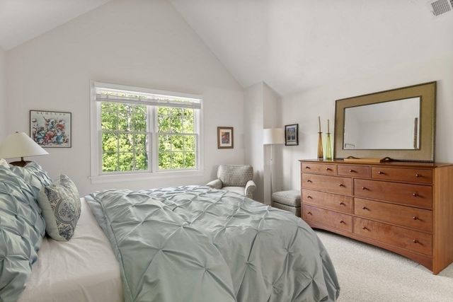 72 Gold Leaf Ln 72, Mashpee, MA 02649