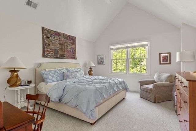 72 Gold Leaf Ln 72, Mashpee, MA 02649