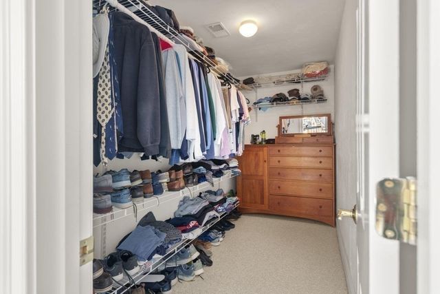 72 Gold Leaf Ln 72, Mashpee, MA 02649