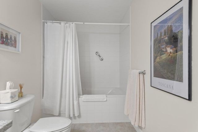 72 Gold Leaf Ln 72, Mashpee, MA 02649