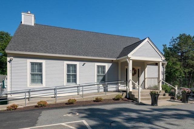 72 Gold Leaf Ln 72, Mashpee, MA 02649