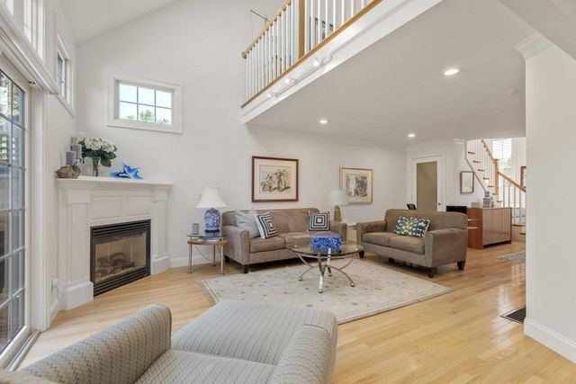 72 Gold Leaf Ln 72, Mashpee, MA 02649