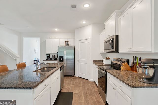 381 Hogan Drive, Richmond Hill, GA 31324