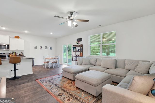 381 Hogan Drive, Richmond Hill, GA 31324