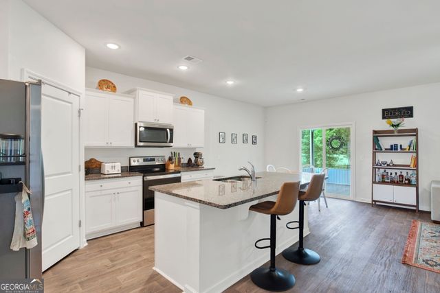 381 Hogan Drive, Richmond Hill, GA 31324
