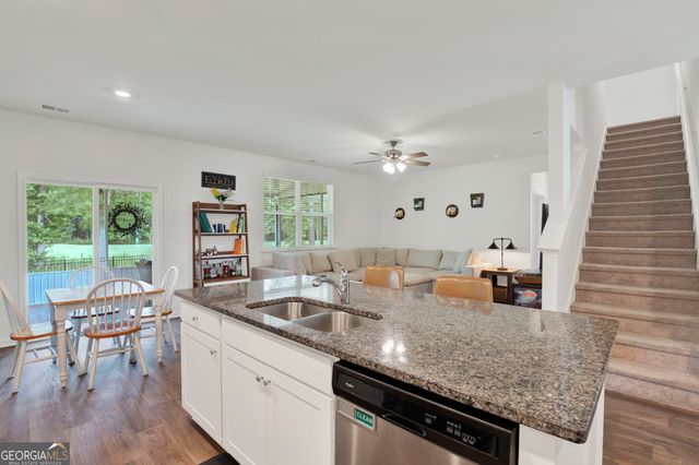 381 Hogan Drive, Richmond Hill, GA 31324