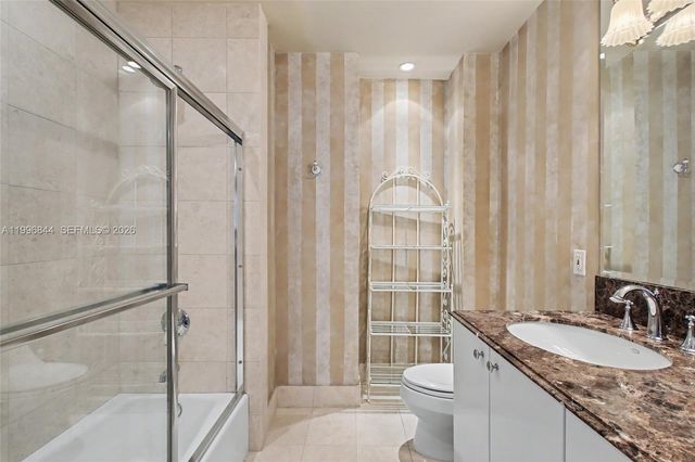 60 Edgewater Dr 3G, Coral Gables, FL 33133
