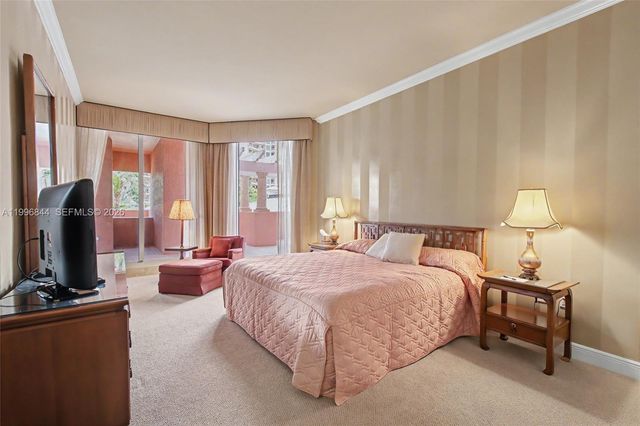 60 Edgewater Dr 3G, Coral Gables, FL 33133