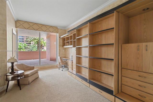 60 Edgewater Dr 3G, Coral Gables, FL 33133