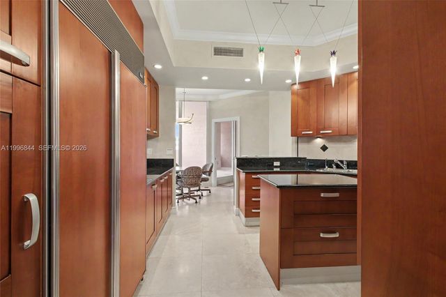 60 Edgewater Dr 3G, Coral Gables, FL 33133