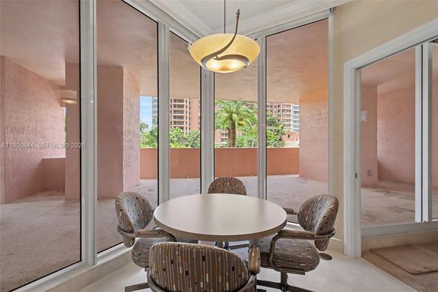 60 Edgewater Dr 3G, Coral Gables, FL 33133