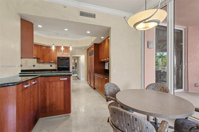 60 Edgewater Dr 3G, Coral Gables, FL 33133