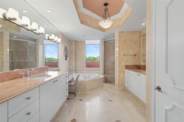 60 Edgewater Dr 3G, Coral Gables, FL 33133